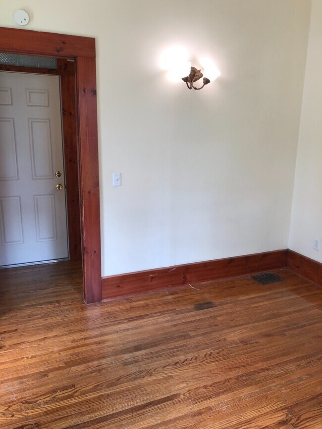 Building Photo - 15 Hanna Pl