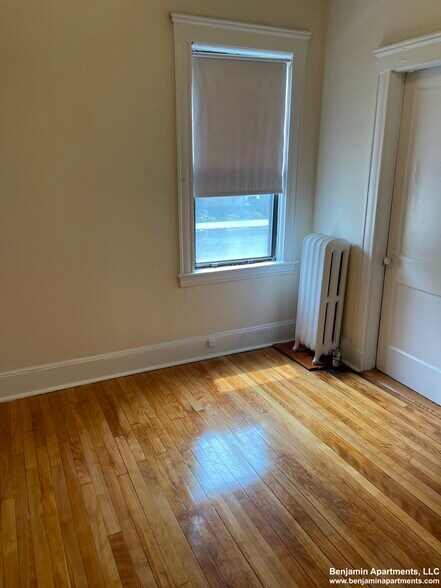 Building Photo - 1487 Beacon St