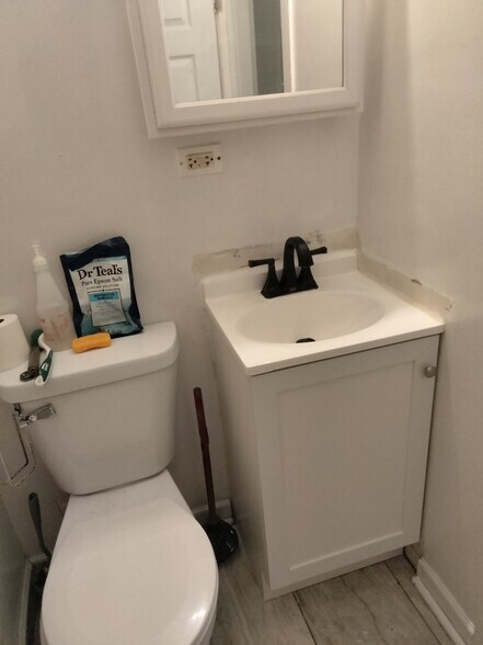 Building Photo - 4203 W Maypole Ave