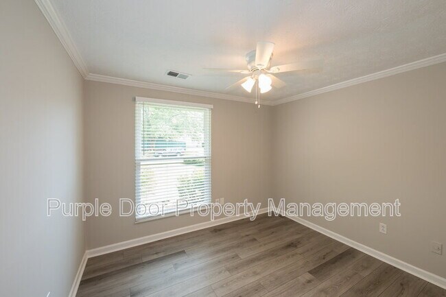 Building Photo - 640 Singing Hills Ct