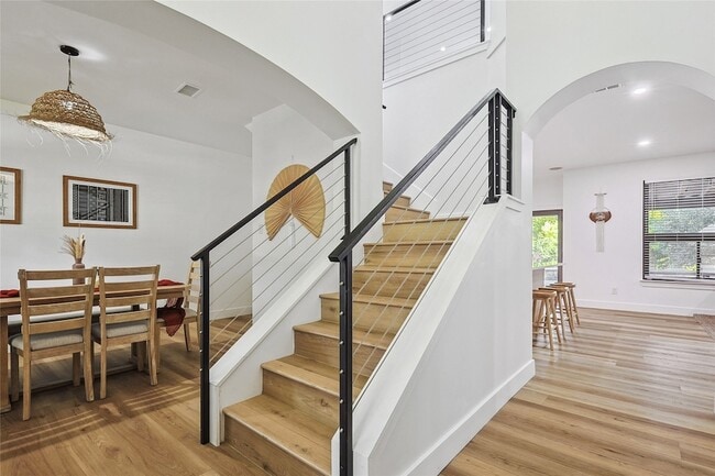 Building Photo - 1088 Pondview Dr