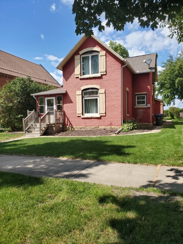 Primary Photo - 228 W 5th St