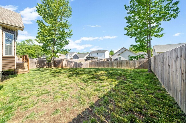 Building Photo - 515 Sourwood Dr