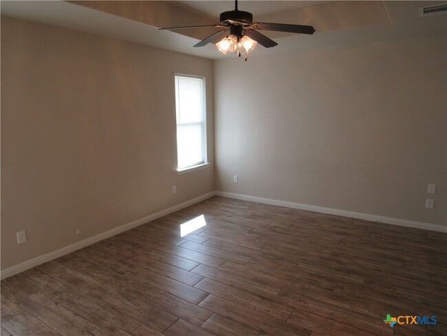 Building Photo - 202 E Avenue H