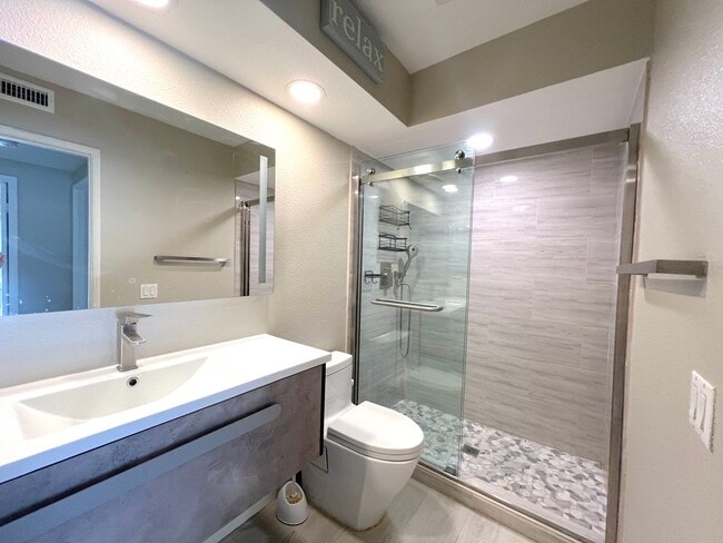 Building Photo - Large 4 bedroom home now available in Walnut