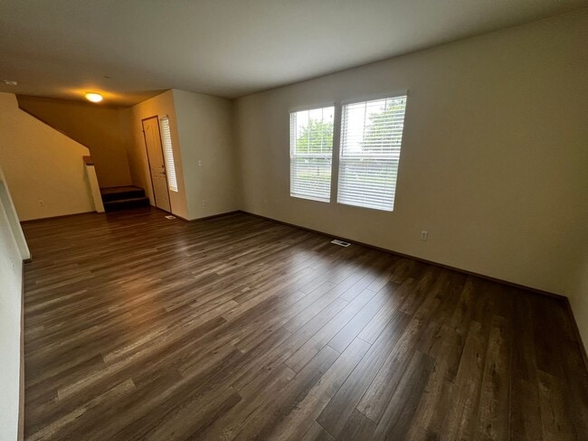 Building Photo - DuPont 2365 SF 3 bedroom plus loft home.