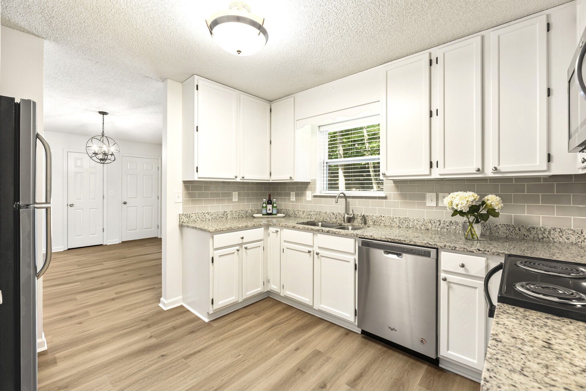 Building Photo - 3125 Sharon Cir