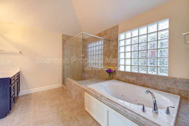 Building Photo - 3707 Main Poplar Dr