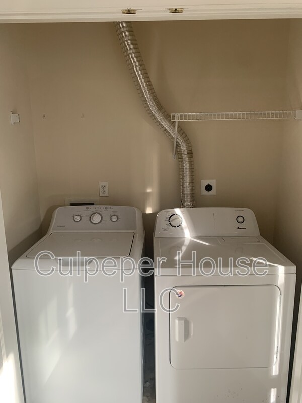 Building Photo - 43771 Maison Blanc Square