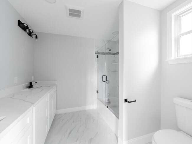 Building Photo - 22 Madison Ave