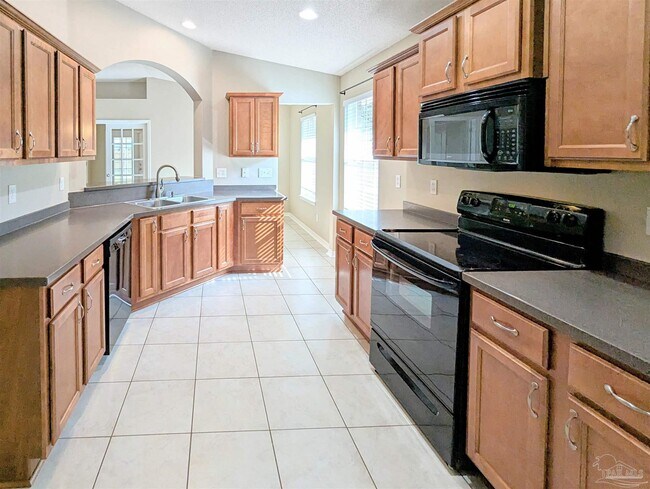 Building Photo - 5963 Ashton Woods Cir