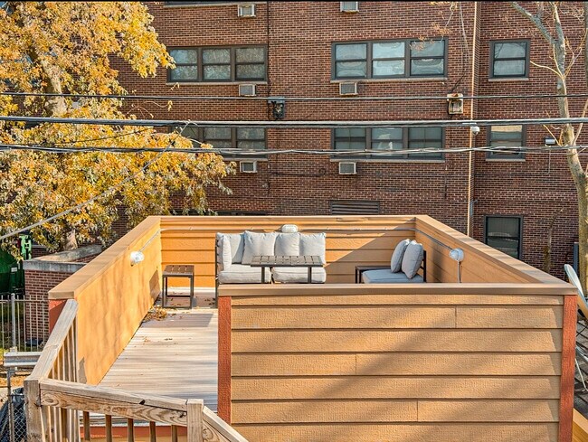 Building Photo - 4925 S Champlain Ave