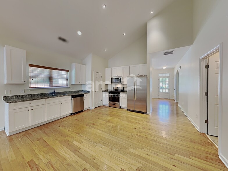 Building Photo - 518 Anglewood Trace