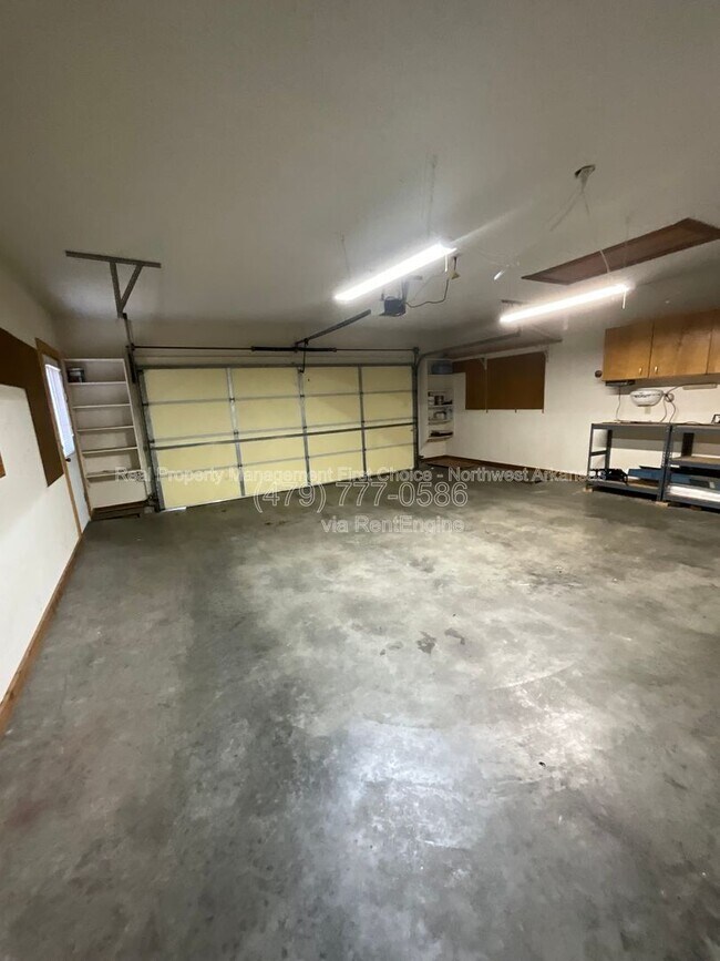 Building Photo - 12 Sunderland Dr