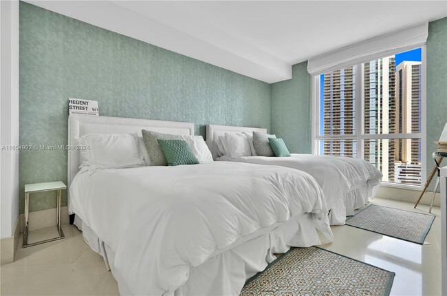 Bedroom - 901 Brickell Key Blvd