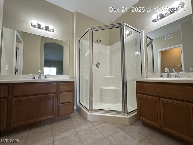 Building Photo - 7701 W Robindale Rd