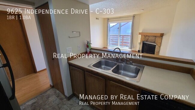 Building Photo - 9625 Independence Dr