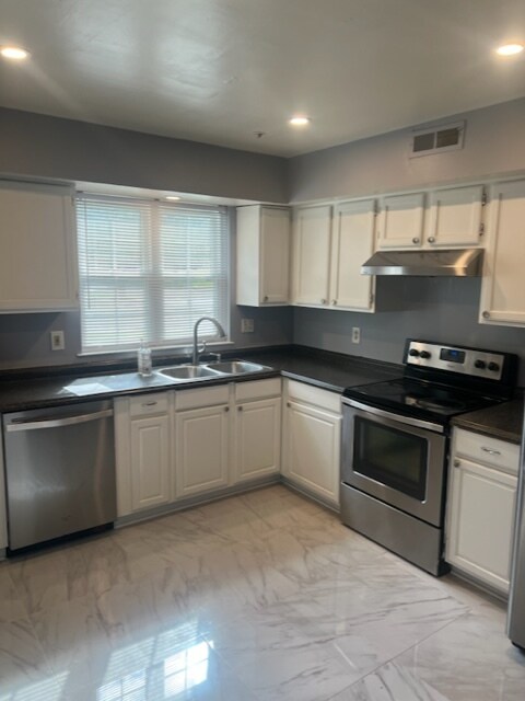 Building Photo - 904 Dunloring Ct