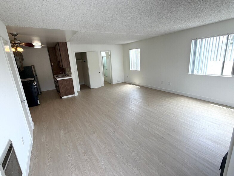 Building Photo - 3432-3434 S Centinela Ave