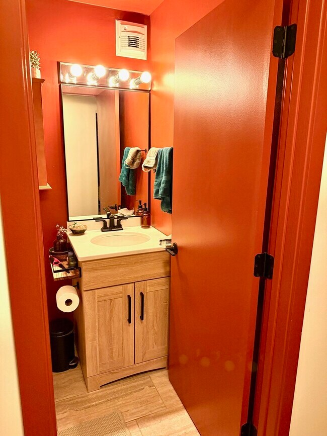 Building Photo - 3550 N Lake Shore Dr