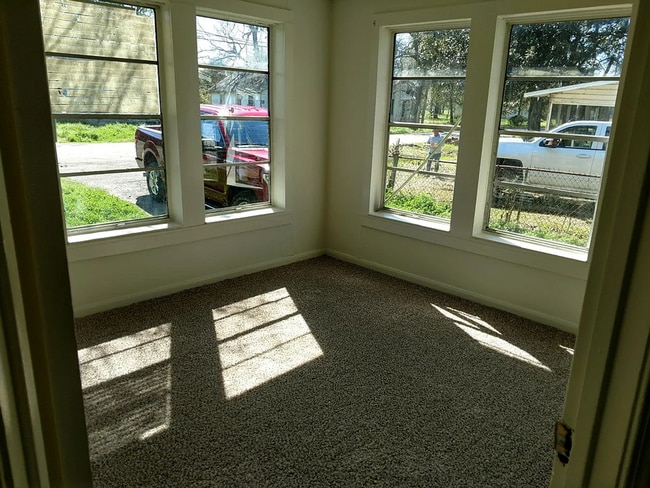 Building Photo - 1259 Oregon Ave