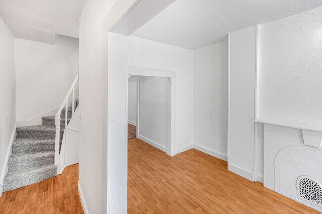 Building Photo - SECTION 8 WELCOME!