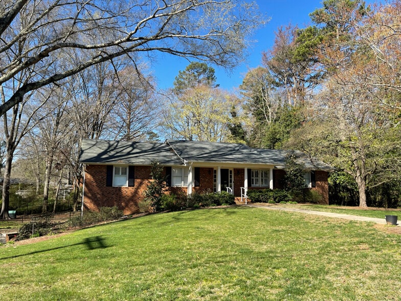 Primary Photo - 624 Foxwood Dr SE