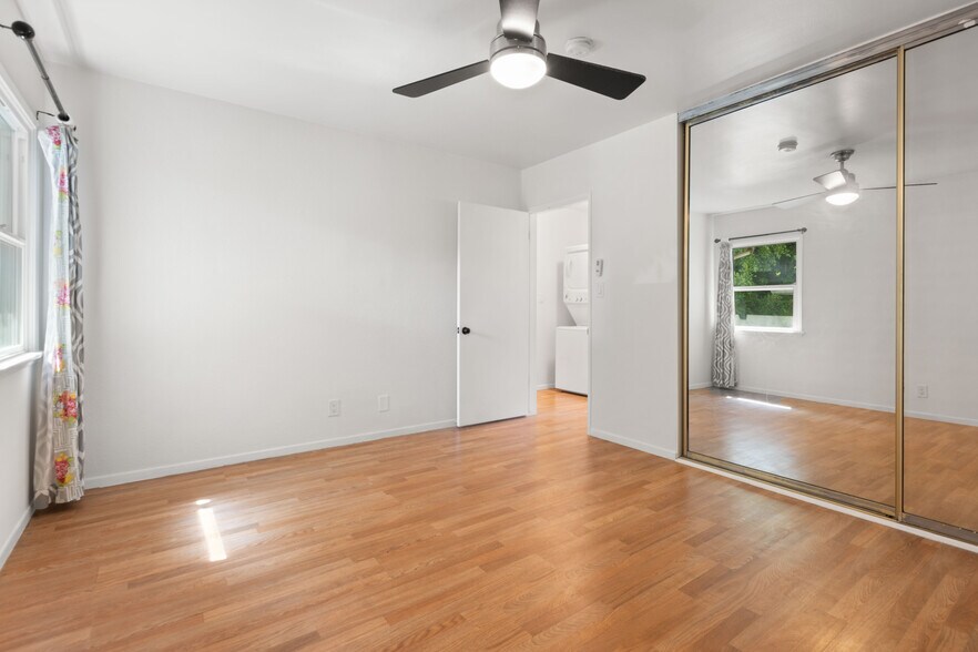 Building Photo - 5830 Bowcroft St