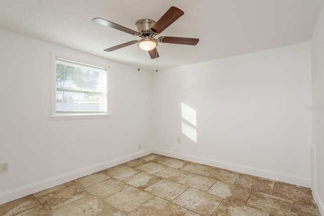 Building Photo - 4233 Belle Isle Ct