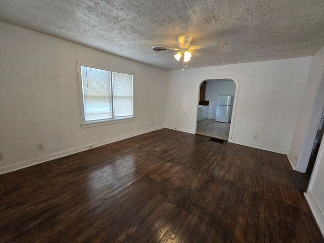 Building Photo - Ready Now