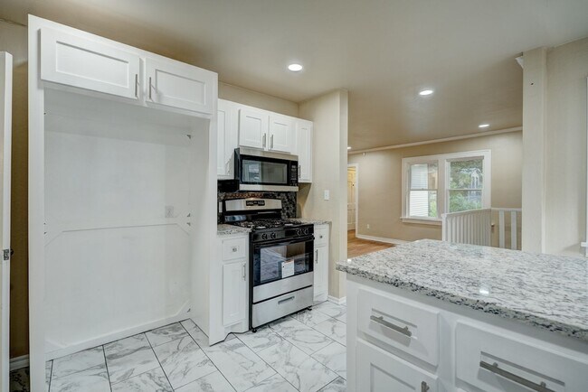 Building Photo - Live Big in OKC | 4 Beds, Fenced Yard & Gu...