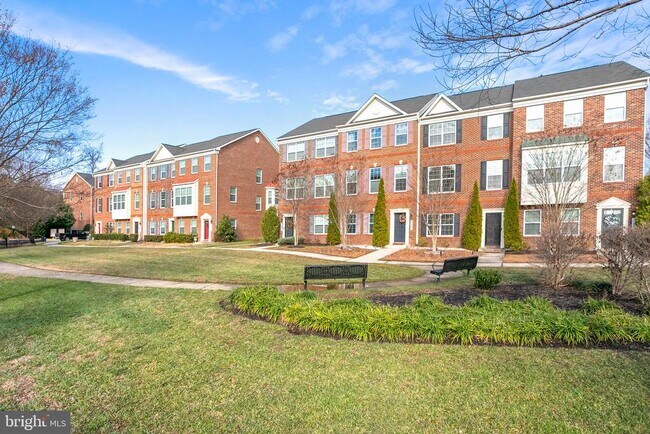 Building Photo - 2885 Falkirk Alley