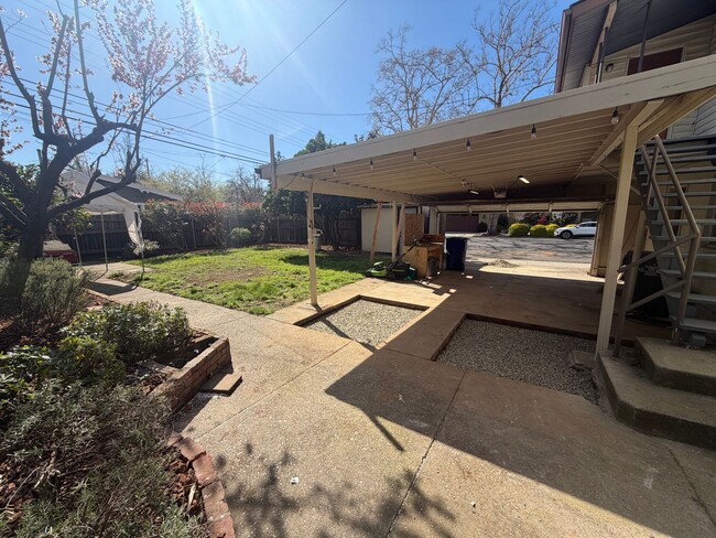 Building Photo - Spacious 4 Bedroom | 3 Bathroom | House in Curtis Park