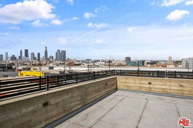 Building Photo - 691 Mill St