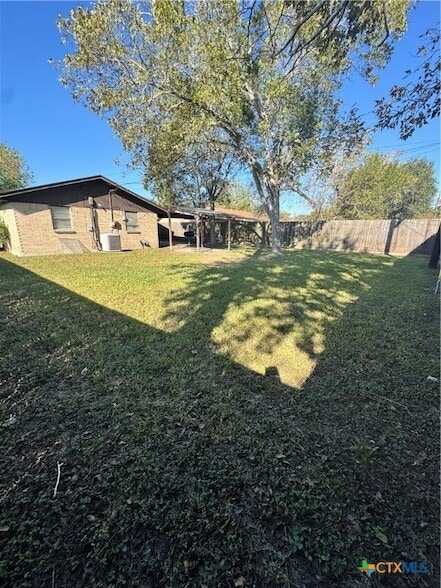 Building Photo - 4602 Dahlia Ln