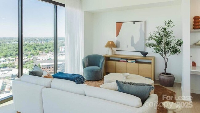 Building Photo - 2161 Hawkins St