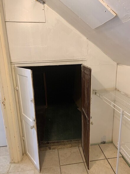 Building Photo - 86 W State St