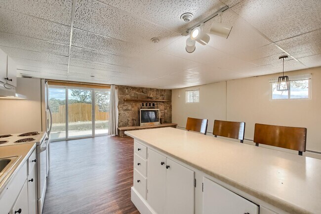 Building Photo - 14783 S Wandcrest Dr