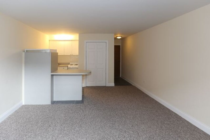 Building Photo - 2010 N Orleans St