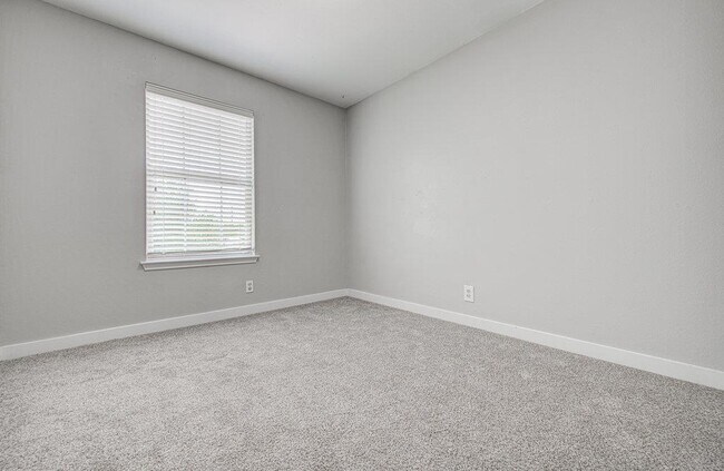Building Photo - 1302 Crete Ln