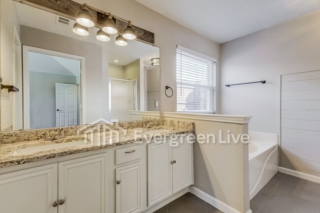 Building Photo - 4643 Yellowleaf Dr