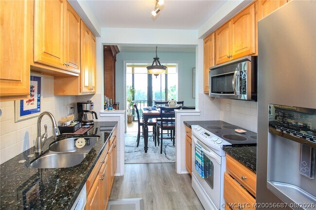 Building Photo - 150 SE Four Winds Dr