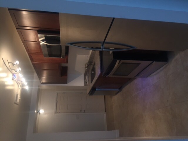 Building Photo - 1 US-1