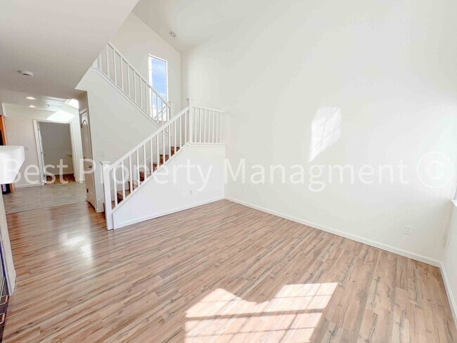 Building Photo - 3 Bedrooms/ 3 Bathrooms; 1,720 Square Foot...