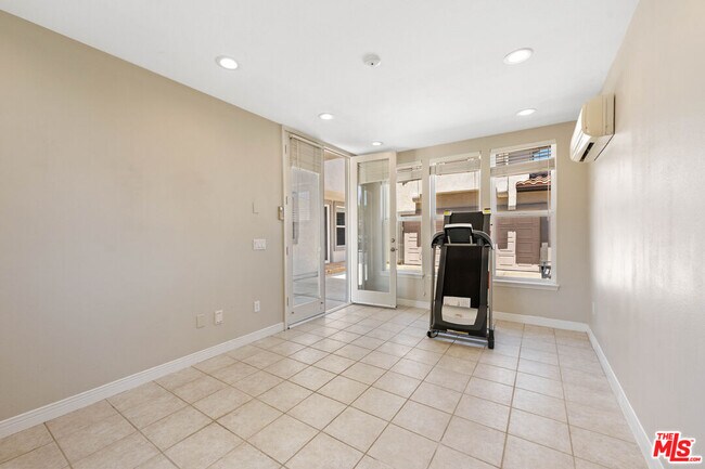 Building Photo - 1385 White Feather Ct
