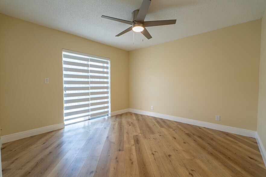 Building Photo - 10911 NW 45th St
