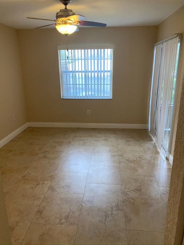 Building Photo - 2820 N Oakland Forest Dr