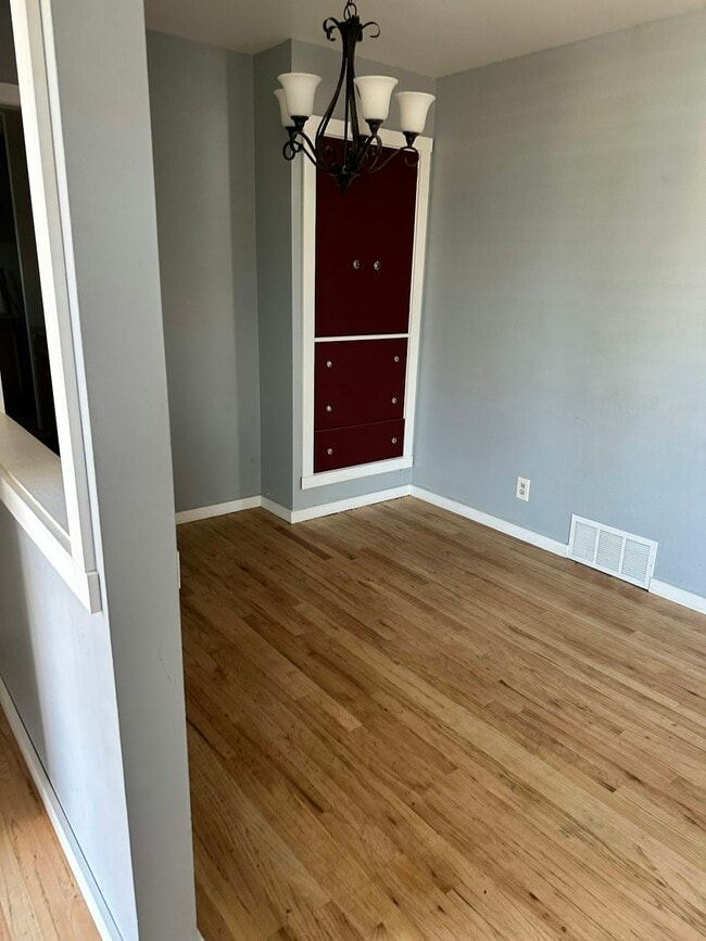 Building Photo - 99 S Lamar St