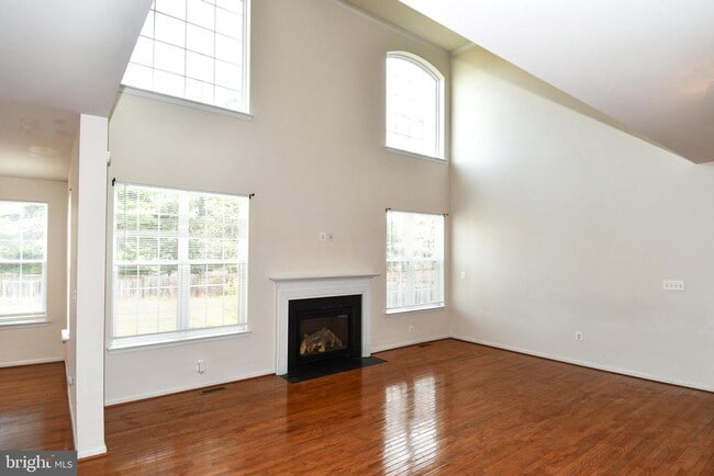 Building Photo - 3082 American Eagle Blvd