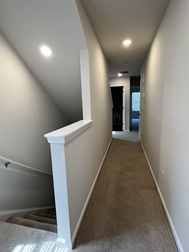 Building Photo - 199 Kitti Wake Dr